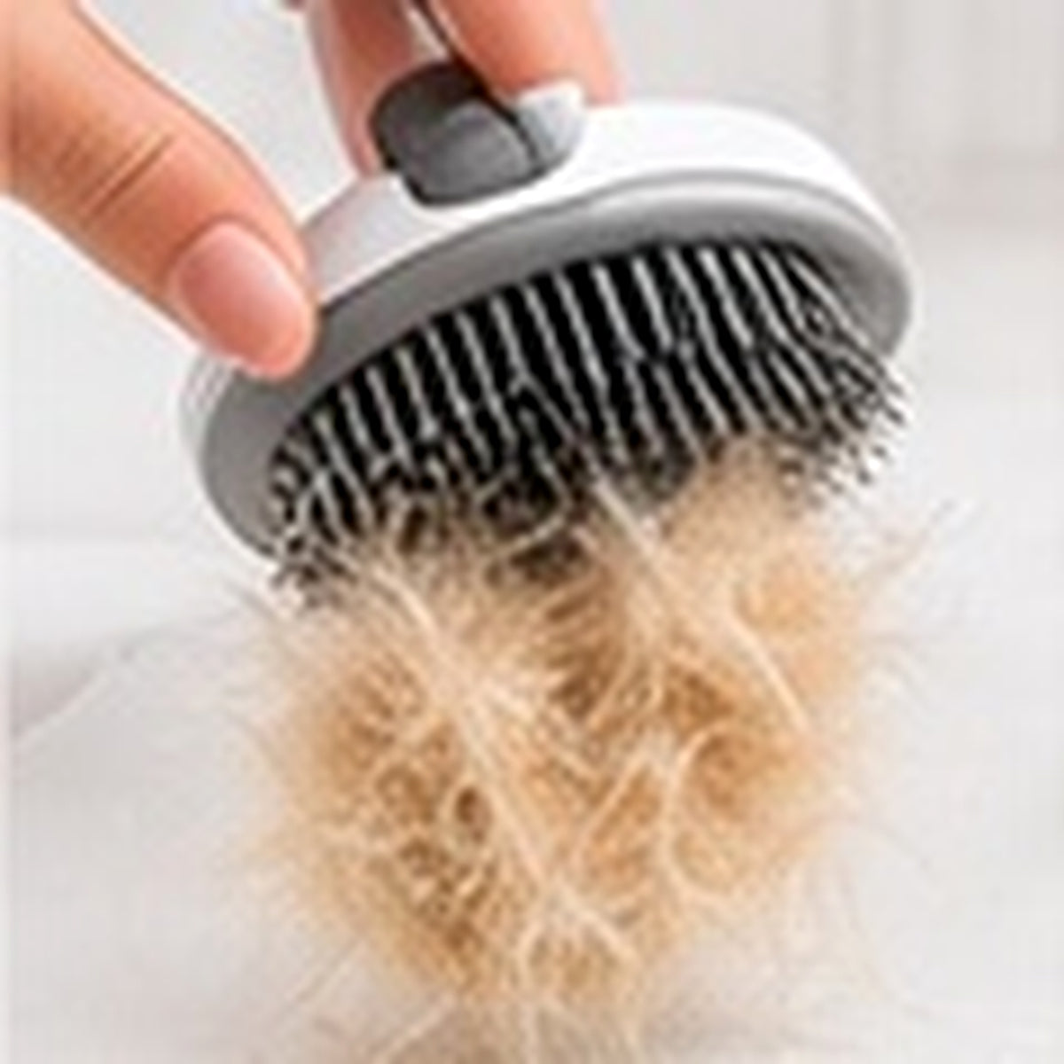 Bodylurevia™ FurGlide Self-Cleaning Grooming Brush