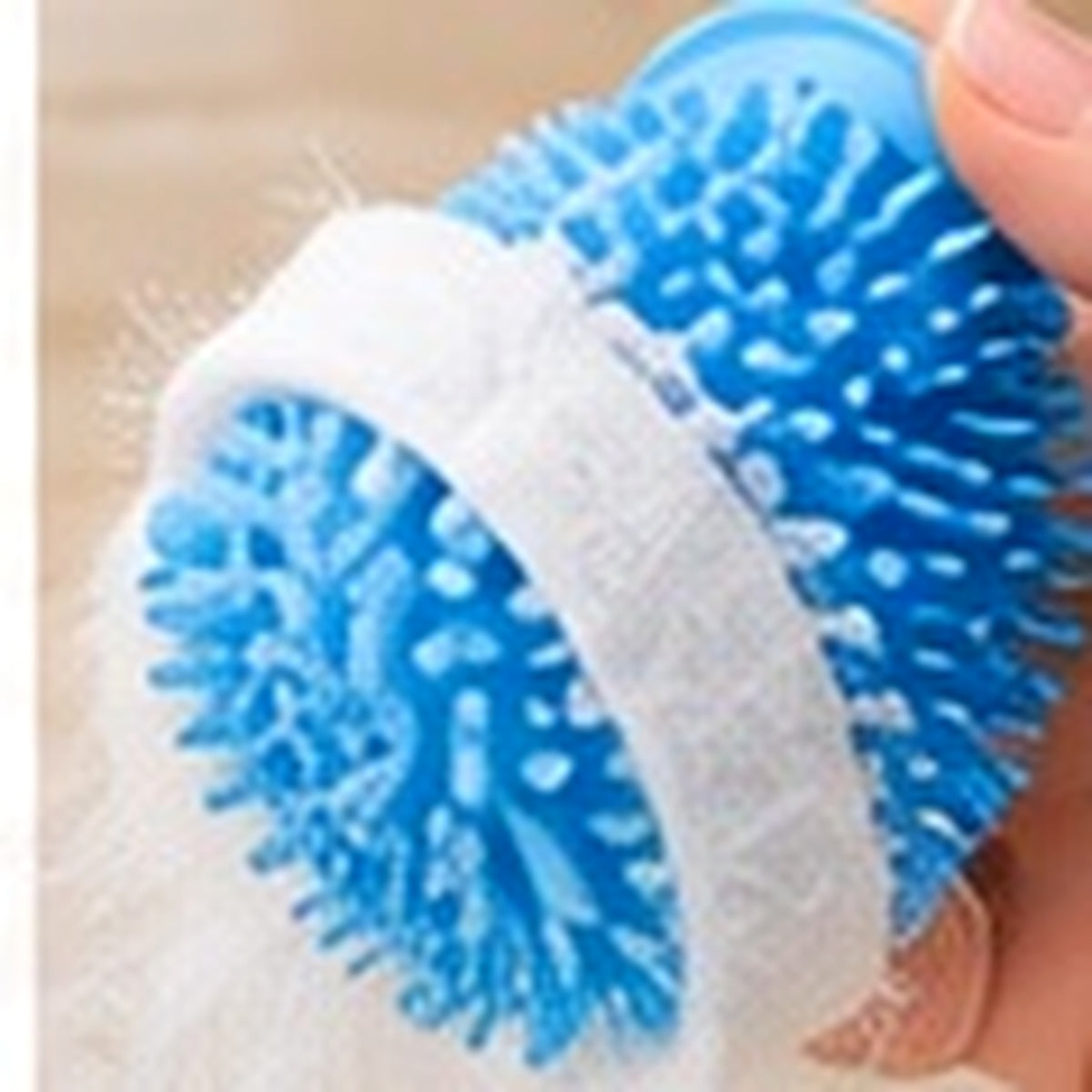 Bodylurevia™ BathMate Silicone Grooming Brush